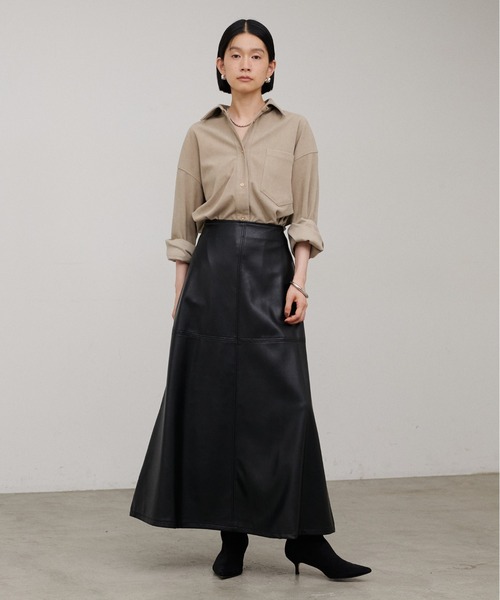 natural couture(ナチュラルクチュール)の「【LARUTA】コーディーニットオーバーサイズシャツ(シャツ/ブラウス・レディース・チャコールグレー/ベージュ/アイボリー・MEDIUM)」の19枚目の写真