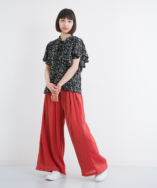 MERLOT（メルロー）の「リボンタイ付きフラワー柄シャツ1101（シャツ/ブラウス・レディース・ブルー/イエロー/ブラック・FREE）」の4枚目の写真