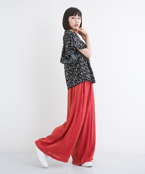 MERLOT（メルロー）の「リボンタイ付きフラワー柄シャツ1101（シャツ/ブラウス・レディース・ブルー/イエロー/ブラック・FREE）」の5枚目の写真