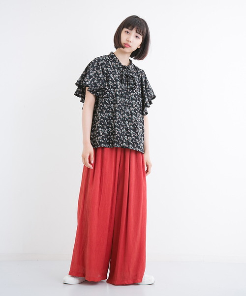 MERLOT（メルロー）の「リボンタイ付きフラワー柄シャツ1101（シャツ/ブラウス・レディース・ブルー/イエロー/ブラック・FREE）」の6枚目の写真