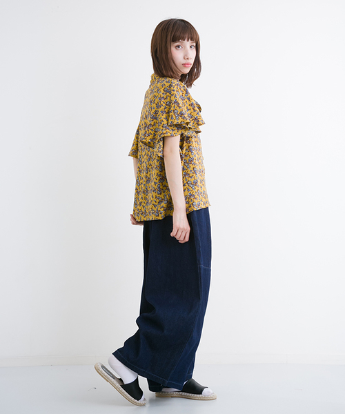 MERLOT（メルロー）の「リボンタイ付きフラワー柄シャツ1101（シャツ/ブラウス・レディース・ブルー/イエロー/ブラック・FREE）」の7枚目の写真