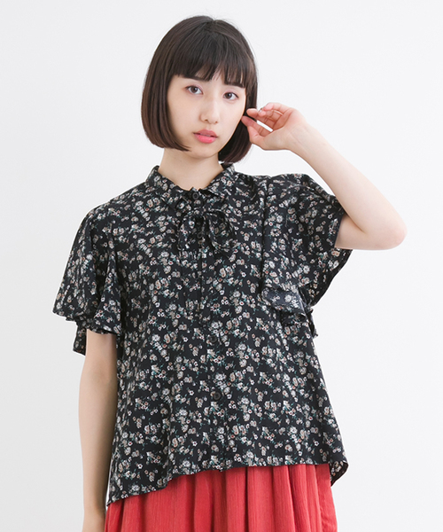 MERLOT（メルロー）の「リボンタイ付きフラワー柄シャツ1101（シャツ/ブラウス・レディース・ブルー/イエロー/ブラック・FREE）」の11枚目の写真