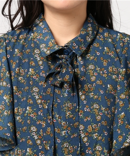MERLOT（メルロー）の「リボンタイ付きフラワー柄シャツ1101（シャツ/ブラウス・レディース・ブルー/イエロー/ブラック・FREE）」の15枚目の写真