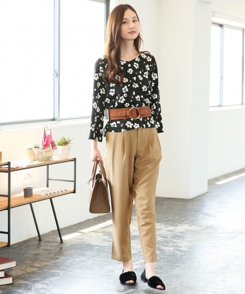 GLOBAL WORK(グローバルワーク)の「リボンキャロットパンツ/764373 (その他パンツ・レディース・ブラック/カーキ/ベージュ・SMALL/LARGE/MEDIUM)」の15枚目の写真