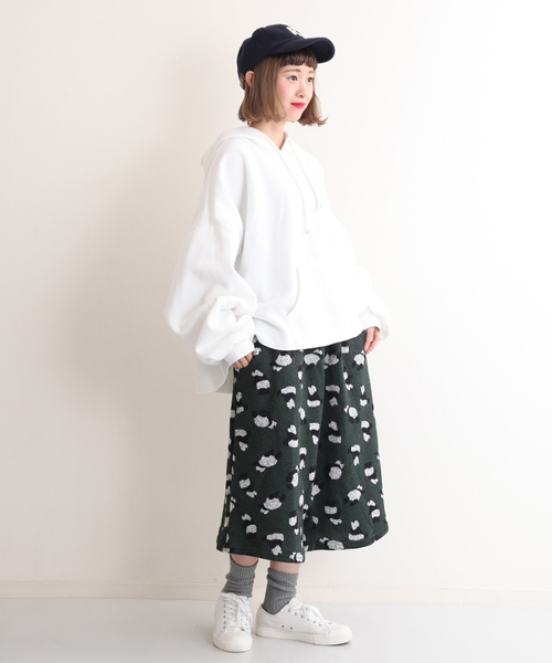 MERLOT（メルロー）の「ビッグシルエットカットオフ裾パーカー1277（パーカー・レディース・ブラック/パープル/オレンジ/オフホワイト/グリーン/イエロー/チェリーピンク・FREE）」の15枚目の写真