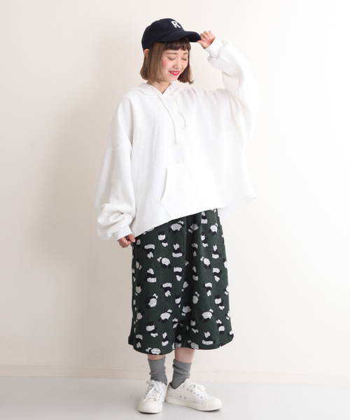 MERLOT（メルロー）の「ビッグシルエットカットオフ裾パーカー1277（パーカー・レディース・ブラック/パープル/オレンジ/オフホワイト/グリーン/イエロー/チェリーピンク・FREE）」の13枚目の写真