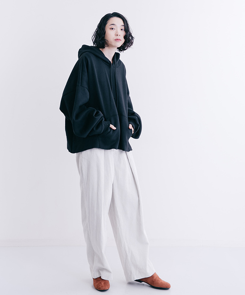 MERLOT（メルロー）の「ビッグシルエットカットオフ裾パーカー1277（パーカー・レディース・ブラック/パープル/オレンジ/オフホワイト/グリーン/イエロー/チェリーピンク・FREE）」の11枚目の写真