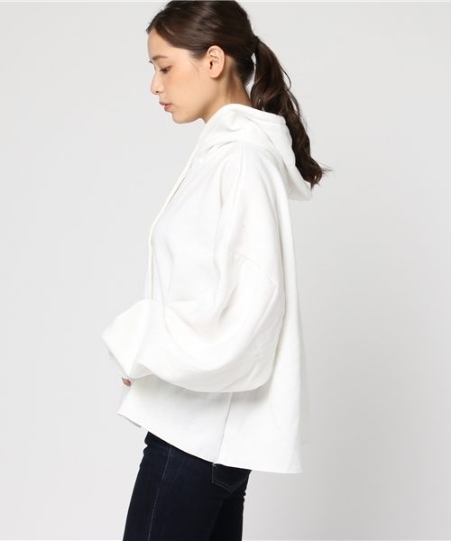 MERLOT（メルロー）の「ビッグシルエットカットオフ裾パーカー1277（パーカー・レディース・ブラック/パープル/オレンジ/オフホワイト/グリーン/イエロー/チェリーピンク・FREE）」の14枚目の写真