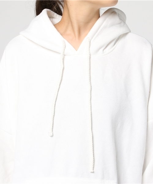 MERLOT（メルロー）の「ビッグシルエットカットオフ裾パーカー1277（パーカー・レディース・ブラック/パープル/オレンジ/オフホワイト/グリーン/イエロー/チェリーピンク・FREE）」の8枚目の写真