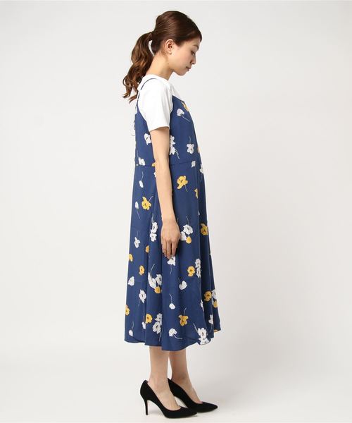 niko and...(ニコアンド)の「オリジナルレトロプリントキャミワンピース(ワンピース・レディース・レッド/ネイビー/マスタード・MEDIUM/LARGE)」の4枚目の写真