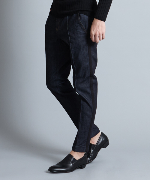 5351 POUR LES HOMMES(ゴーサンゴーイチプールオム)の「側章スリムテーパードスラックスデニム(デニムパンツ・メンズ・インディゴブルー/ブラック・44/46/48)」の4枚目の写真