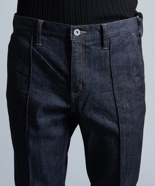 5351 POUR LES HOMMES(ゴーサンゴーイチプールオム)の「側章スリムテーパードスラックスデニム(デニムパンツ・メンズ・インディゴブルー/ブラック・44/46/48)」の7枚目の写真