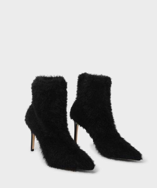 CHARLES & KEITH（チャールズ & キース）の「ファーリーポインテッドブーツ / FURRY POINTED BOOTS（ブーツ・レディース・ブラック/ブラウン・22.5cm/23cm/23.5cm/24.5cm/25cm/25.5cm）」の4枚目の写真