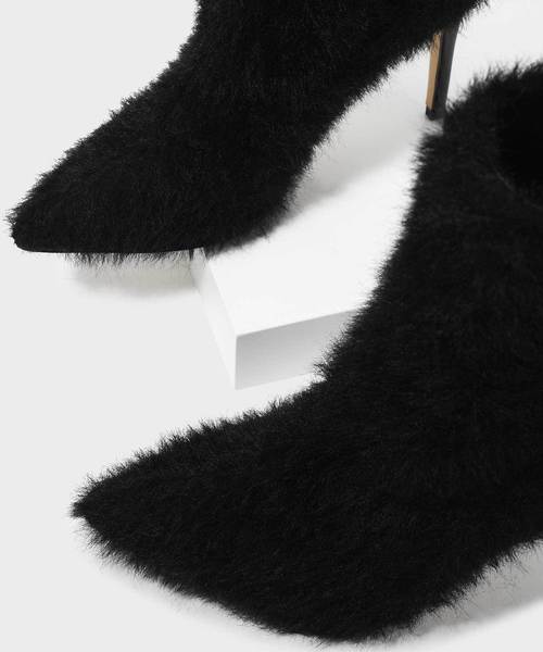 CHARLES & KEITH（チャールズ & キース）の「ファーリーポインテッドブーツ / FURRY POINTED BOOTS（ブーツ・レディース・ブラック/ブラウン・22.5cm/23cm/23.5cm/24.5cm/25cm/25.5cm）」の6枚目の写真