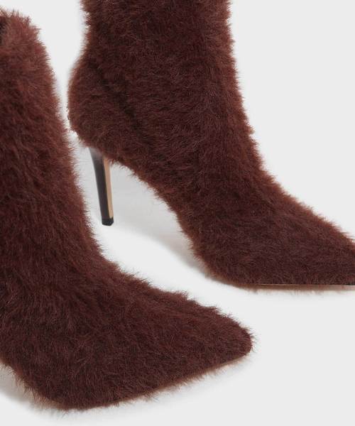 CHARLES & KEITH（チャールズ & キース）の「ファーリーポインテッドブーツ / FURRY POINTED BOOTS（ブーツ・レディース・ブラック/ブラウン・22.5cm/23cm/23.5cm/24.5cm/25cm/25.5cm）」の9枚目の写真