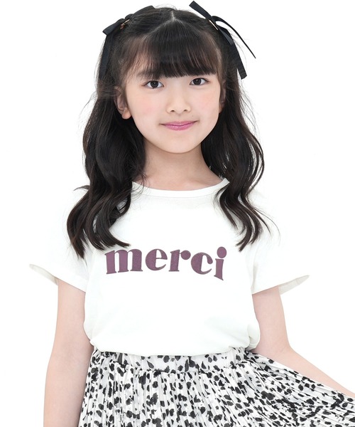 Bee des Bee（ビーデスビー）の「【コットン100％】半袖プリントTシャツ（Tシャツ/カットソー・キッズ・ホワイト×ブラック/ホワイト×グレー/ブラック×グリーン/ホワイト/ネイビー/ブラック×グレー/ホワイト×グリーン/ホワイト×イエロー/チャコールグレー/ライトブルー/ライトベージュ/ブラック/ミント/ベージュ/クリーム/ホワイト系その他/アイボリー/ピンク/ライラック/ピンクベージュ/サックスブルー/ピンク系その他/ライトグリーン/ダークブラウン/ホワイト系その他5/ホワイト系その他6/ブラック系その他2/ホワイト系その他3/ホワイト系その他2/ホワイト系その他4/ブラック系その他/ブルー/ピンク系その他2/ホワイト系その他7・110cm/120cm/130cm/150cm/100cm/140cm）」の9枚目の写真