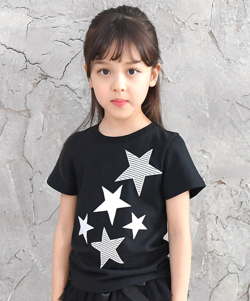 Bee des Bee（ビーデスビー）の「【コットン100％】半袖プリントTシャツ（Tシャツ/カットソー・キッズ・ホワイト×ブラック/ホワイト×グレー/ブラック×グリーン/ホワイト/ネイビー/ブラック×グレー/ホワイト×グリーン/ホワイト×イエロー/チャコールグレー/ライトブルー/ライトベージュ/ブラック/ミント/ベージュ/クリーム/ホワイト系その他/アイボリー/ピンク/ライラック/ピンクベージュ/サックスブルー/ピンク系その他/ライトグリーン/ダークブラウン/ホワイト系その他5/ホワイト系その他6/ブラック系その他2/ホワイト系その他3/ホワイト系その他2/ホワイト系その他4/ブラック系その他/ブルー/ピンク系その他2/ホワイト系その他7・110cm/120cm/130cm/150cm/100cm/140cm）」の16枚目の写真