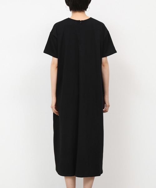 ADAM ET ROPE'（アダムエロペ）の「ＯＮＯメリヤスミニ裏毛ルーズワンピース（ワンピース・レディース・オフホワイト/ブラック・FREE）」の11枚目の写真