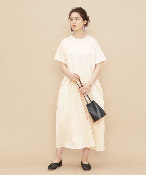 ADAM ET ROPE'（アダムエロペ）の「ＯＮＯメリヤスミニ裏毛ルーズワンピース（ワンピース・レディース・オフホワイト/ブラック・FREE）」の6枚目の写真