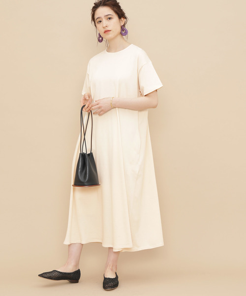 ADAM ET ROPE'（アダムエロペ）の「ＯＮＯメリヤスミニ裏毛ルーズワンピース（ワンピース・レディース・オフホワイト/ブラック・FREE）」の22枚目の写真