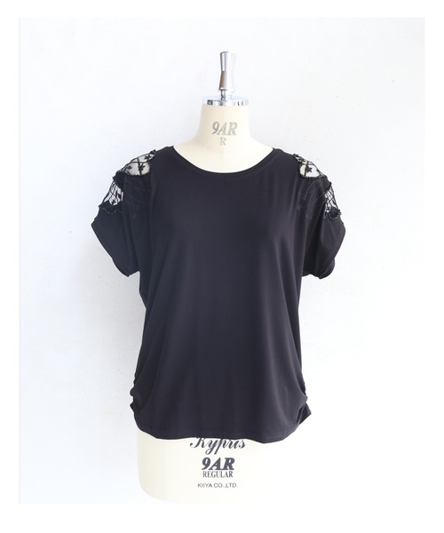 肩で魅せるシアーに咲いた花トップス（Tシャツ/カットソー