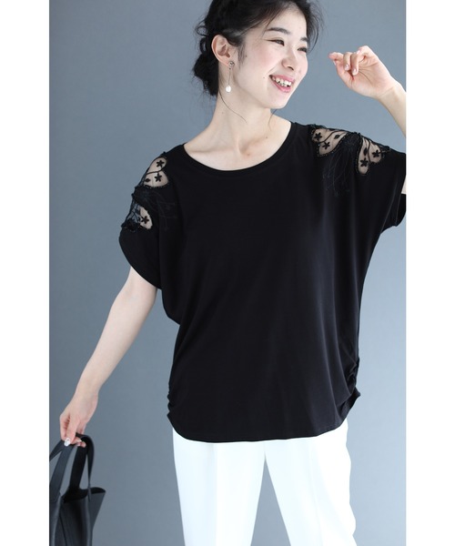 肩で魅せるシアーに咲いた花トップス（Tシャツ/カットソー