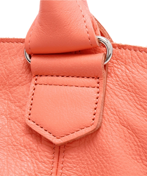 PLST(プラステ)の「カウレザートートバッグ(大)(トートバッグ・レディース・ベージュ/グレー/コーラル・FREE)」の6枚目の写真