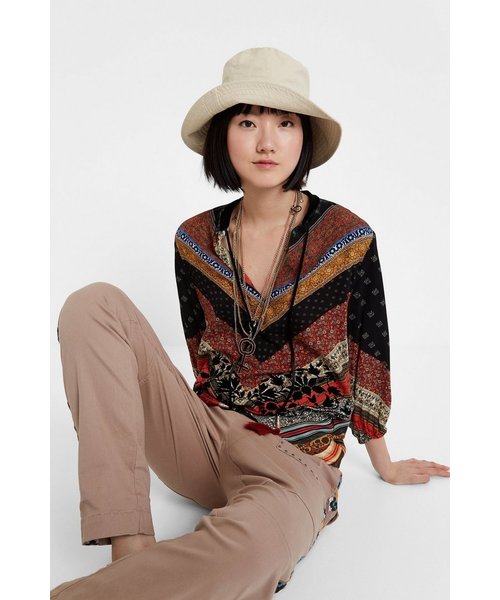 Desigual�i�f�V�O�A���j�́u�u���E�X�����O�X���[�u LUCIA�i�V���c/�u���E�X�j�v�b�I�����W