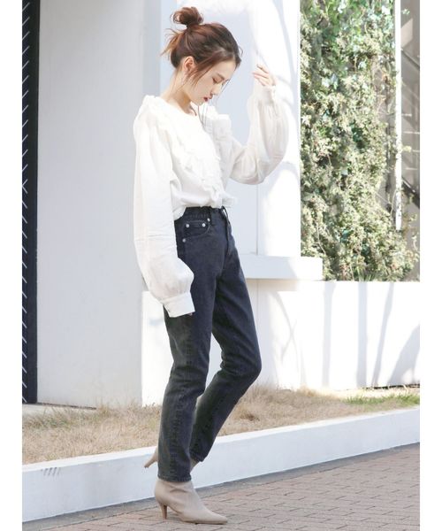 Ungrid(アングリッド)の「コットンフリルレースブラウス(シャツ/ブラウス・レディース・ブラック/パープル/オフホワイト・FREE)」の5枚目の写真