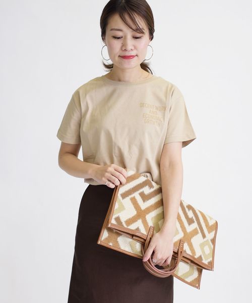 SHIPS(シップス)の「オーガニックロゴTEE(Tシャツ/カットソー・レディース・ベージュ/ホワイト/イエロー/ダークグレー・ONE SIZE)」の16枚目の写真