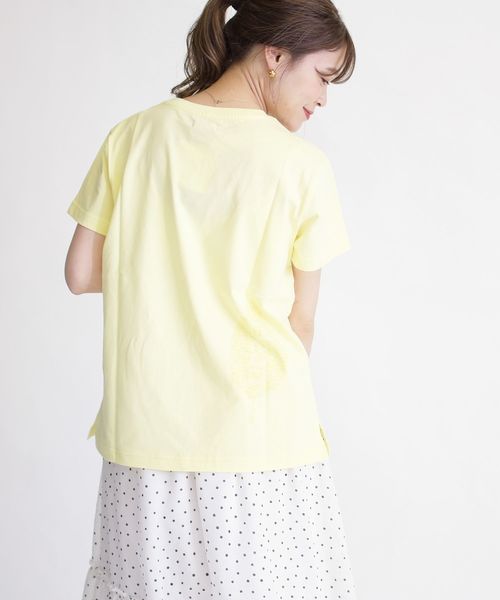 SHIPS(シップス)の「オーガニックロゴTEE(Tシャツ/カットソー・レディース・ベージュ/ホワイト/イエロー/ダークグレー・ONE SIZE)」の11枚目の写真