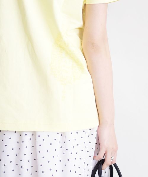 SHIPS(シップス)の「オーガニックロゴTEE(Tシャツ/カットソー・レディース・ベージュ/ホワイト/イエロー/ダークグレー・ONE SIZE)」の10枚目の写真