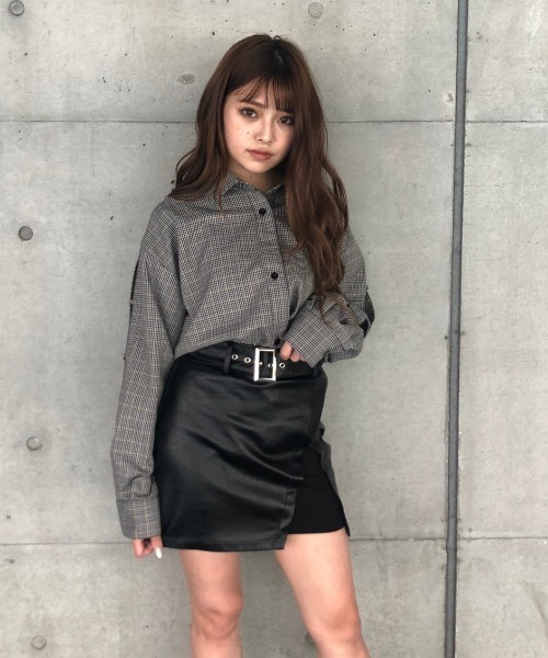 ENVYM（アンビー）の「スウィッチングフェイクレザーSK（スカート・レディース・ブラック・SMALL/MEDIUM）」の5枚目の写真