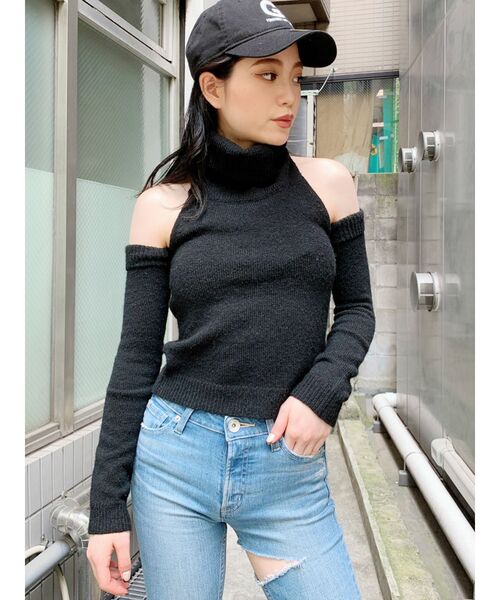 GYDA（ジェイダ）の「2WAYチョーカーベアニット TOPS（ニット/セーター・レディース・グレー/ブラック/ベージュ/ピンク・FREE）」の2枚目の写真