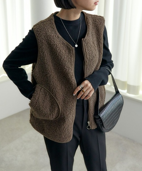 ECRIRE（エクリール）の「リラックスボアベスト（ベスト・レディース・アイボリー/ブラウン/ベージュ/ブラック/カーキ・M/L）」の4枚目の写真