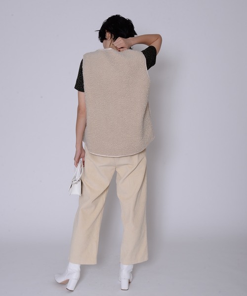 ECRIRE（エクリール）の「リラックスボアベスト（ベスト・レディース・アイボリー/ブラウン/ベージュ/ブラック/カーキ・M/L）」の6枚目の写真