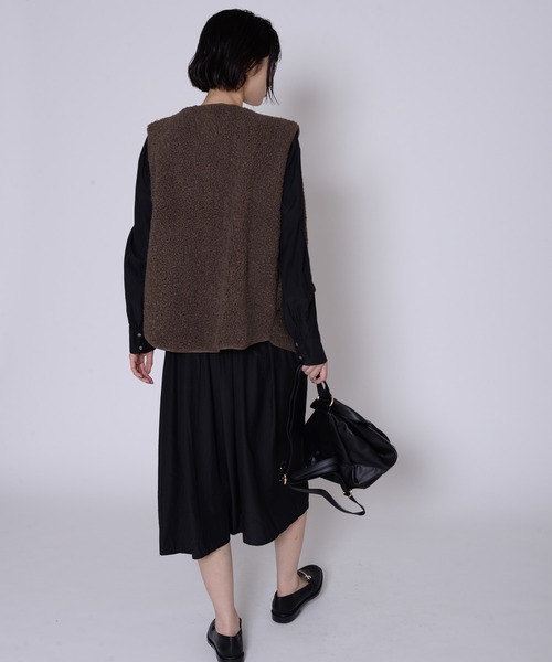 ECRIRE（エクリール）の「リラックスボアベスト（ベスト・レディース・アイボリー/ブラウン/ベージュ/ブラック/カーキ・M/L）」の16枚目の写真