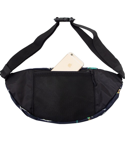 KiU（キウ）の「ウォータープルーフボディバッグ（ボディバッグ/ウエストポーチ・メンズ・カラフル/ホワイト系その他/ブルー系その他/グレー系その他/ベージュ系その他・FREE）」の8枚目の写真