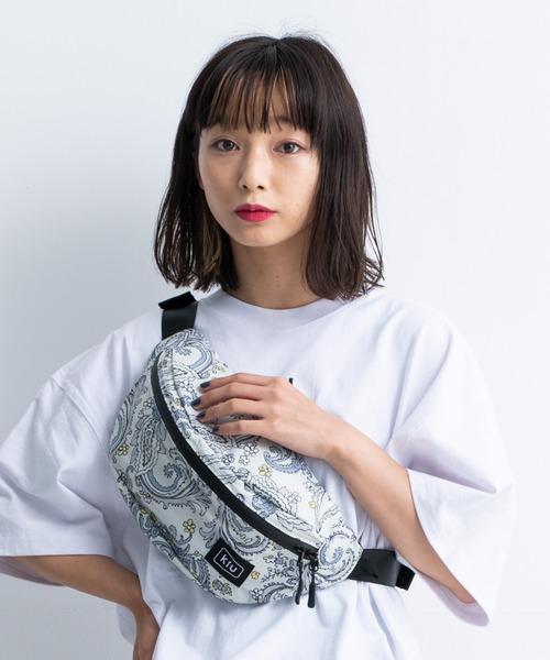 KiU（キウ）の「ウォータープルーフボディバッグ（ボディバッグ/ウエストポーチ・メンズ・カラフル/ホワイト系その他/ブルー系その他/グレー系その他/ベージュ系その他・FREE）」の16枚目の写真