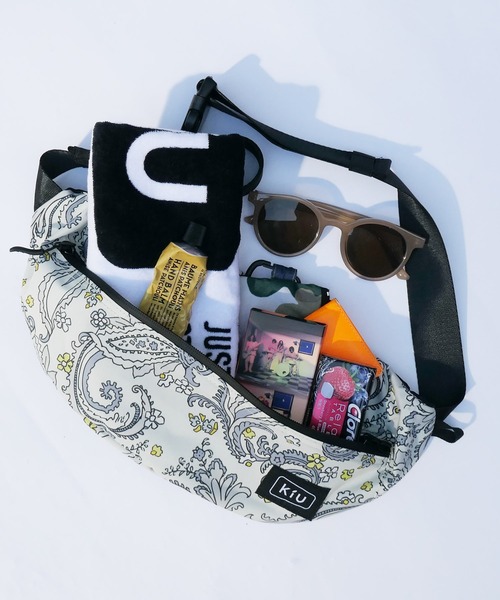 KiU（キウ）の「ウォータープルーフボディバッグ（ボディバッグ/ウエストポーチ・メンズ・カラフル/ホワイト系その他/ブルー系その他/グレー系その他/ベージュ系その他・FREE）」の18枚目の写真