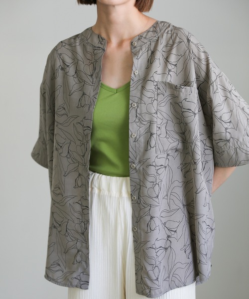 select MOCA（セレクトモカ）の「2021 SS スタンドカラー花柄ルーズシャツ（シャツ/ブラウス・レディース・ブラック/ライトベージュ/グレイッシュベージュ・FREE）」の3枚目の写真