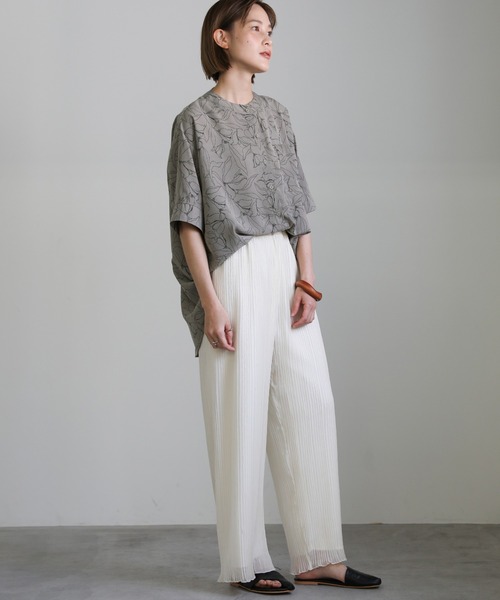 select MOCA（セレクトモカ）の「2021 SS スタンドカラー花柄ルーズシャツ（シャツ/ブラウス・レディース・ブラック/ライトベージュ/グレイッシュベージュ・FREE）」の16枚目の写真