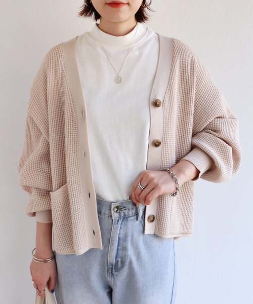 andme（アンドミー）の「ボリューム袖ワッフルニットカーディガン（カーディガン/ボレロ・レディース・ブラック/ベージュ/モカ/アイボリー・M）」の2枚目の写真