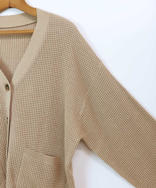 andme（アンドミー）の「ボリューム袖ワッフルニットカーディガン（カーディガン/ボレロ・レディース・ブラック/ベージュ/モカ/アイボリー・M）」の17枚目の写真