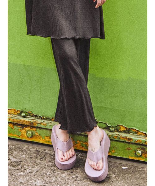 jouetie(ジュエティ)の「プラットフォームビーチサンダル(サンダル・レディース・アイボリー/ブラック/パープル・M/L)」の21枚目の写真