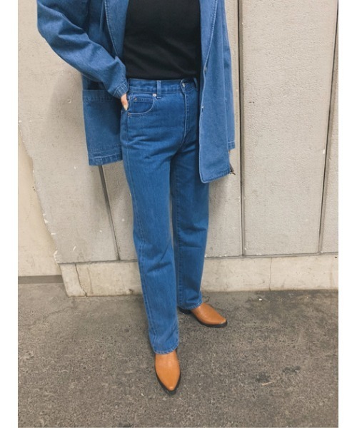 MOUSSY（マウジー）の「HW JEANE TAPERED（デニムパンツ・レディース・ワンウォッシュ/ライトブルー・0/1/2）」の6枚目の写真