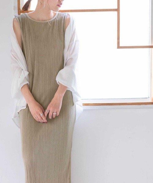 bohmal（ボマール）の「サテンプリーツマキシワンピース（ワンピース・レディース・アッシュグレー/ブラック/モカ・MEDIUM）」の3枚目の写真