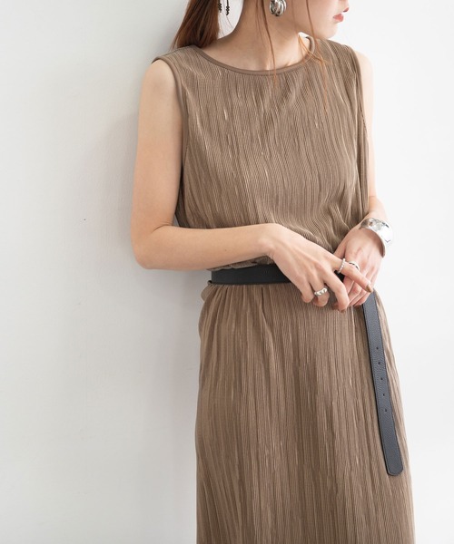 bohmal（ボマール）の「サテンプリーツマキシワンピース（ワンピース・レディース・アッシュグレー/ブラック/モカ・MEDIUM）」の8枚目の写真