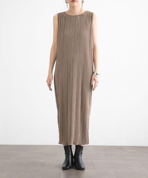 bohmal（ボマール）の「サテンプリーツマキシワンピース（ワンピース・レディース・アッシュグレー/ブラック/モカ・MEDIUM）」の12枚目の写真