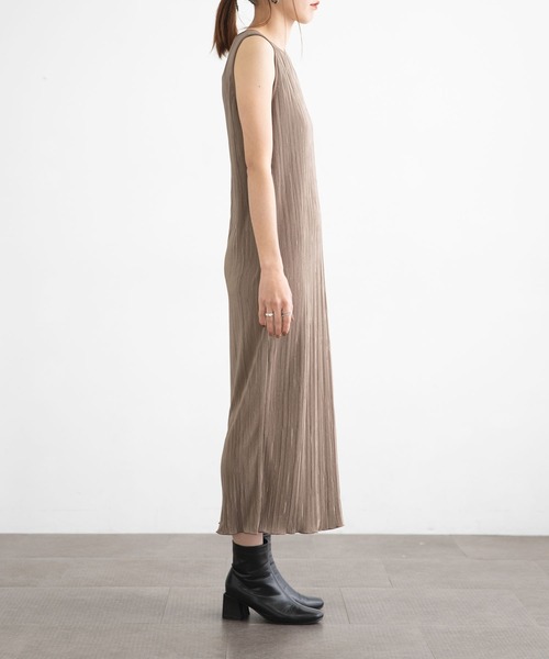 bohmal（ボマール）の「サテンプリーツマキシワンピース（ワンピース・レディース・アッシュグレー/ブラック/モカ・MEDIUM）」の14枚目の写真